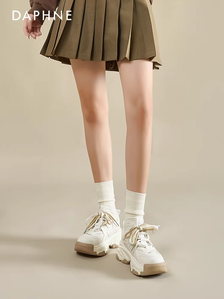 Giày thể thao đế dày Daphne dành cho nữ, giày thể thao mùa thu, giày nữ tăng chiều cao phong cách mùa thu, giày thể thao trắng mới 2025.