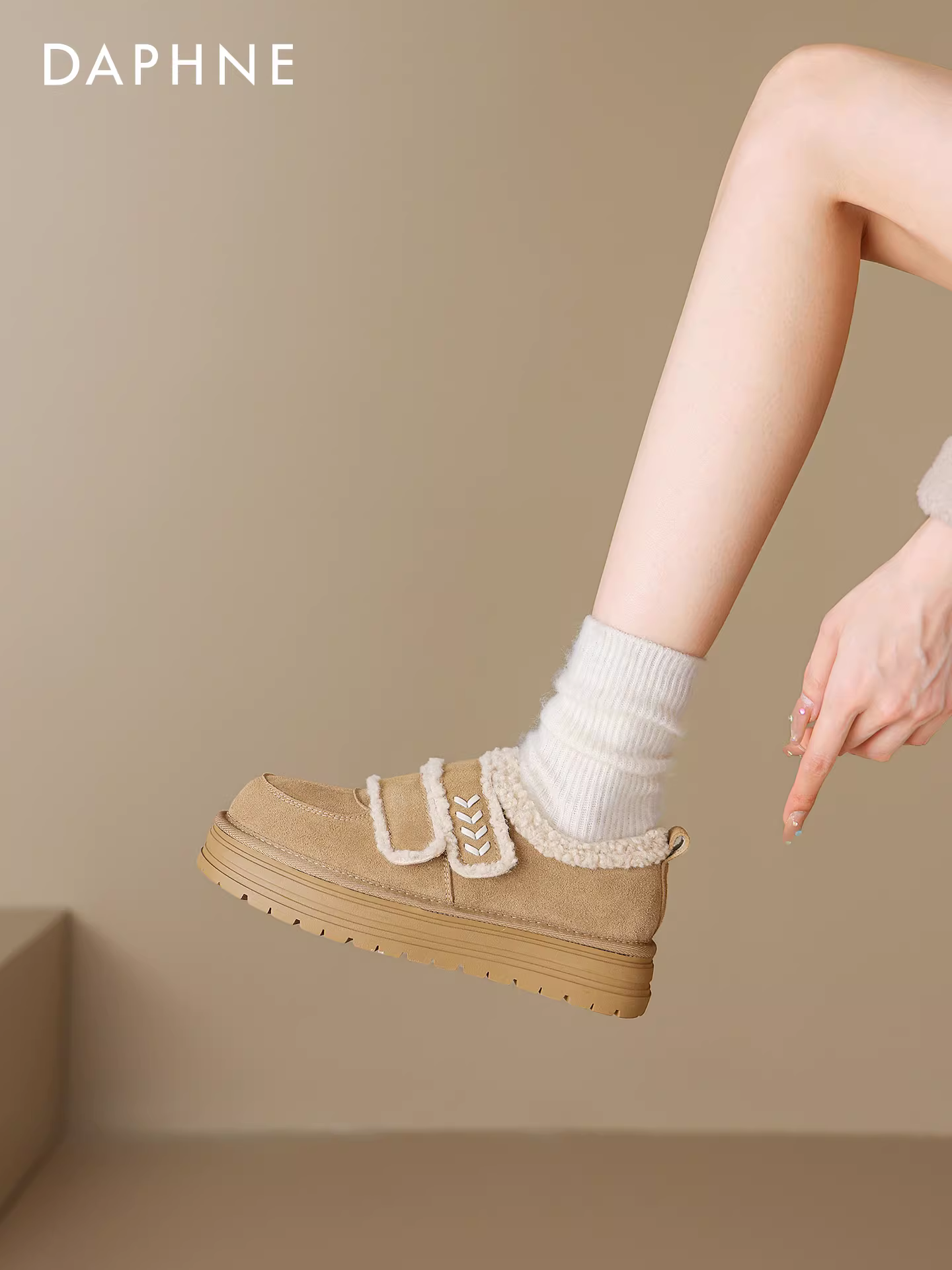 Giày bốt tuyết đế dày Daphne dành cho nữ mùa đông 2025 kiểu mới lót lông giữ ấm giày bông mềm đế mềm kiểu Birkenstock