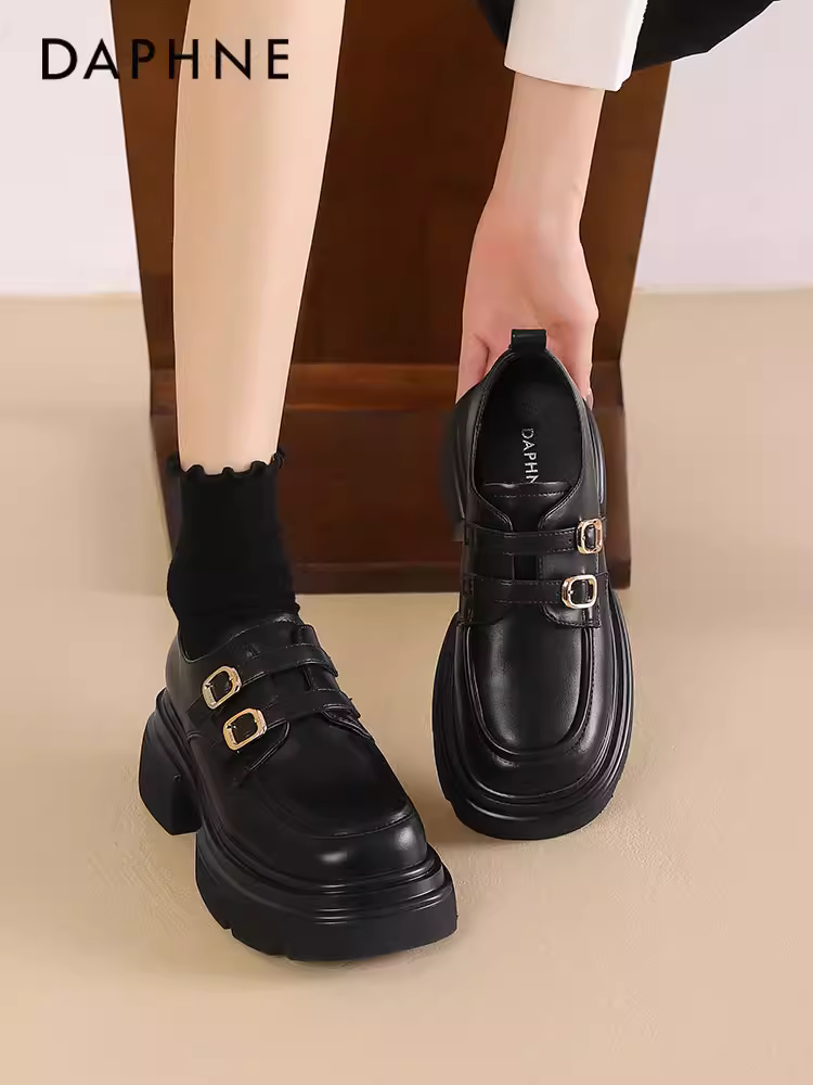 Giày lười đế dày Daphne dành cho nữ 2025, mẫu mới thu đông, khóa đôi, đa năng, kiểu Anh, chất liệu da đen