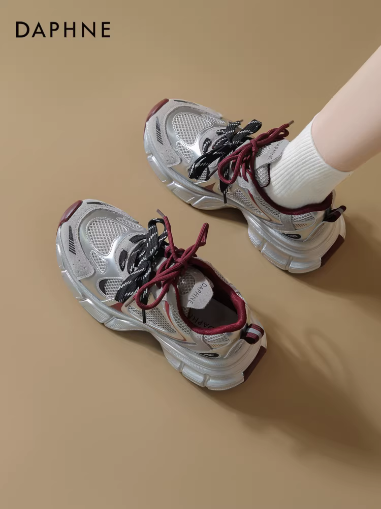 Giày thể thao đế dày Daphne dành cho nữ 2025, giày thể thao mùa đông mới màu bạc, giày tăng chiều cao có lớp lót lông mềm, giày nữ đa năng