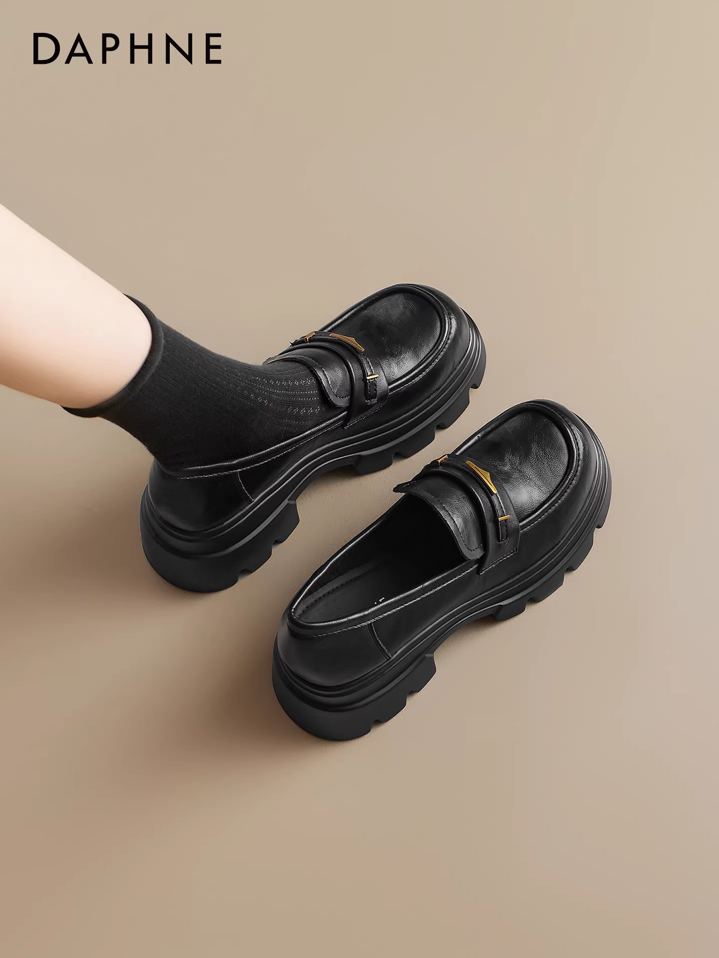 Giày lười đế dày tăng chiều cao Daphne 2025 giày da nữ mới đa năng màu đen giày đi làm