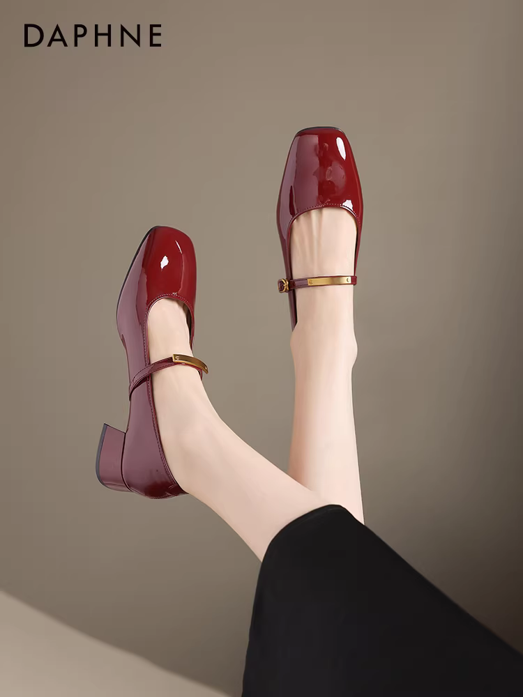 Giày nữ Daphne màu đỏ, kiểu dáng đơn giản, mùa thu mới 2025, kiểu dáng cổ điển, chất liệu da, kiểu Mary Jane Pháp, giày cưới.