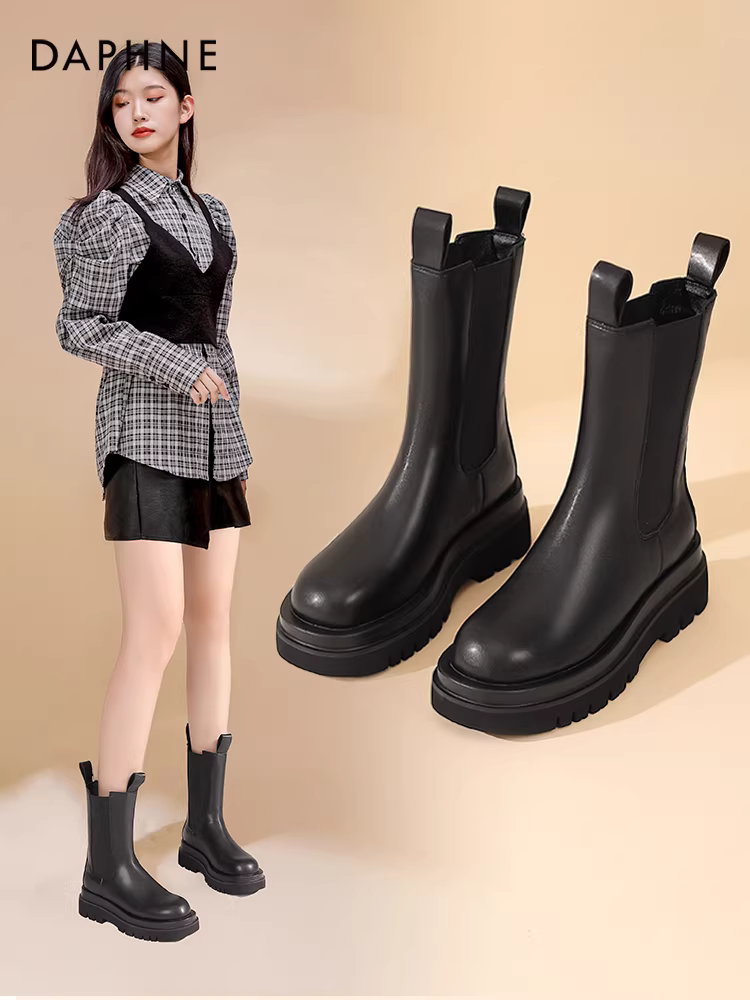 Giày bốt ngắn Daphne Chelsea dành cho nữ mùa đông 2025, đế dày, kiểu Martin, phong cách Anh, kiểu ống khói, màu đen.