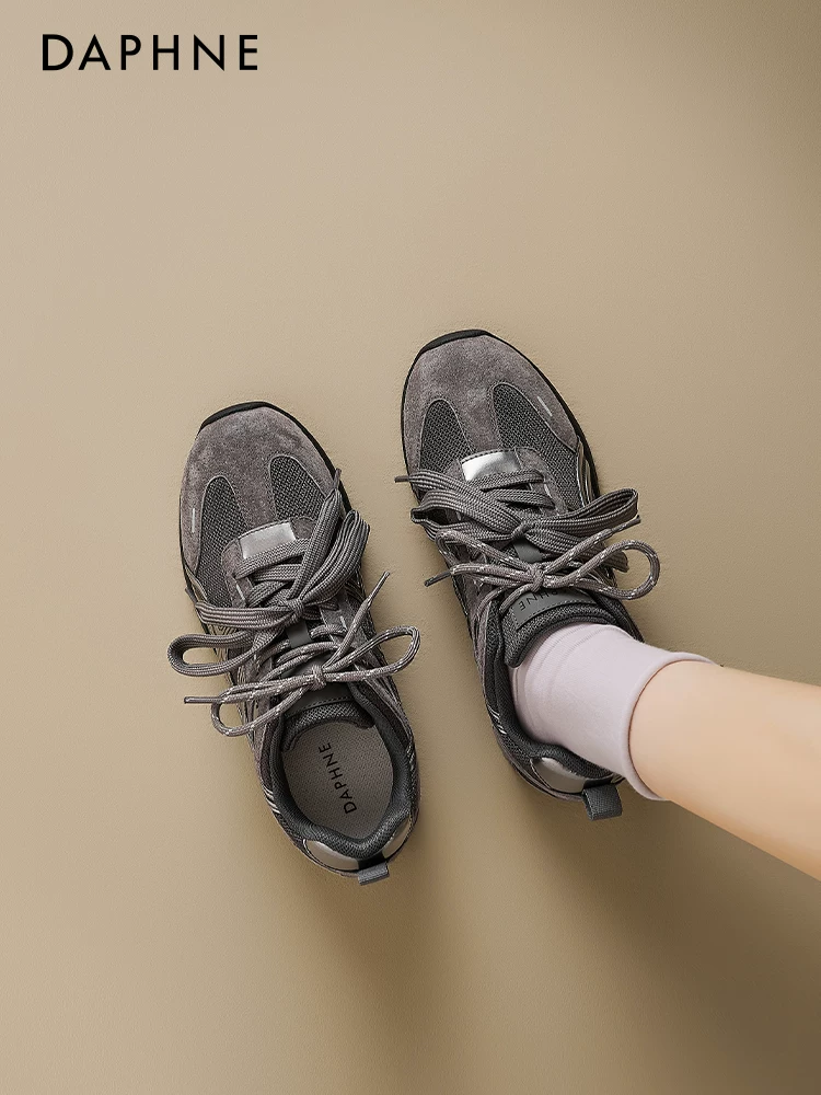 Giày tập luyện đạo đức màu xám Daphne dành cho nữ 2026 giày đua múa ba lê cổ điển mùa xuân mới giày thể thao đế dày tăng chiều cao