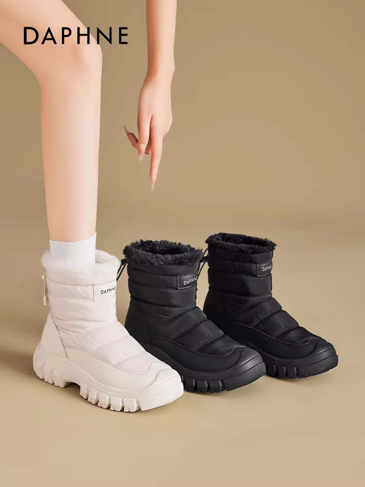 Giày bốt tuyết chống trơn Daphne màu đen dành cho nữ, kiểu mới thu đông 2025, lót lông cừu, dày dặn, giữ ấm, giày cotton, bốt ngắn chống thấm nước.