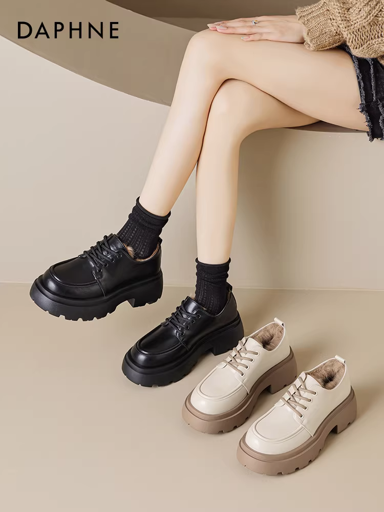 Giày lười đế dày Daphne dành cho nữ mùa đông 2025, giày bông ấm mới, giày lót lông đen, giày da, ủng tuyết