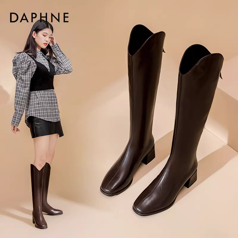 Giày bốt cao cổ Daphne kiểu V dành cho nữ, mùa thu đông 2025, bán chạy, gót dày, giày bốt cao cổ nữ, giày bốt cao gót, giày bốt cưỡi ngựa, giày bốt ôm sát.