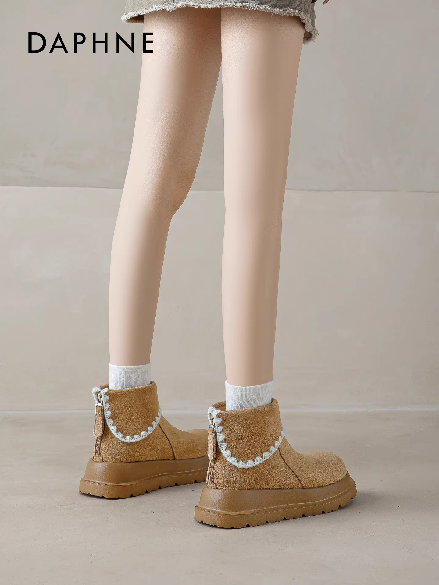 Giày bốt tuyết Daphne, bốt ngắn nữ, mẫu mới mùa đông 2025, lót lông cừu dày dặn, tăng chiều cao, đế dày, chống trơn trượt, giữ ấm bằng cotton