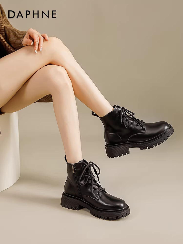 Giày bốt Martin đế dày Daphne dành cho nữ 2025, mẫu mới thu đông, siêu hot, phong cách Anh quốc, đơn giản, đa năng, kiểu cổ điển.