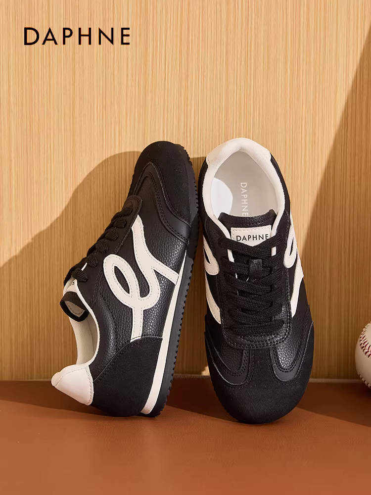 Giày tập luyện đen Daphne dành cho nữ, mẫu mới thu 2025, kiểu retro, đế bằng, giày thể thao đế mỏng, giày ba lê, giày chạy bộ