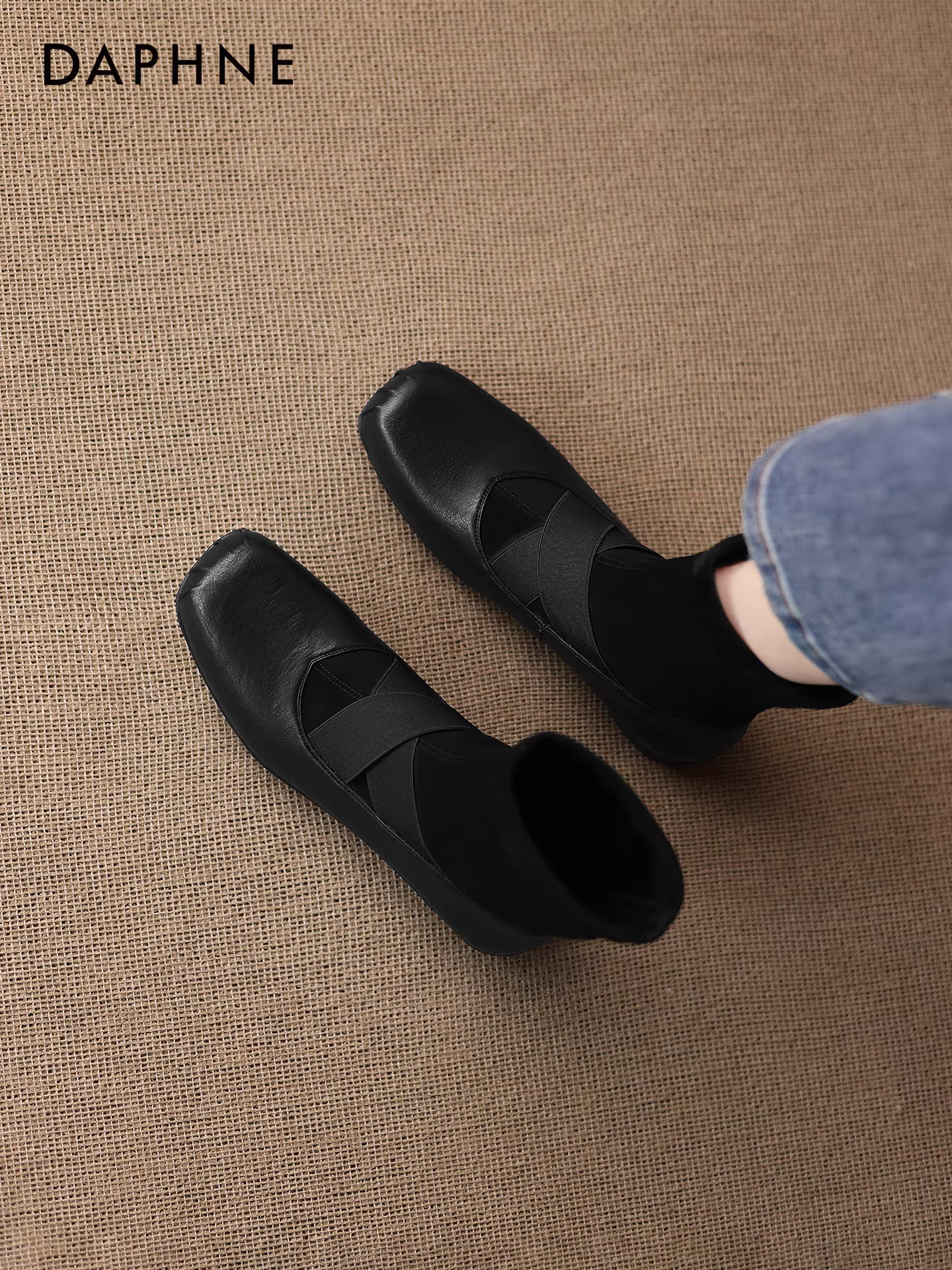 Giày bốt ngắn màu đen Daphne dành cho nữ 2025, kiểu mới mùa đông, kiểu ballet, ôm sát chân, lót lông cừu, đế bằng, kiểu Martin, giày đi tuyết