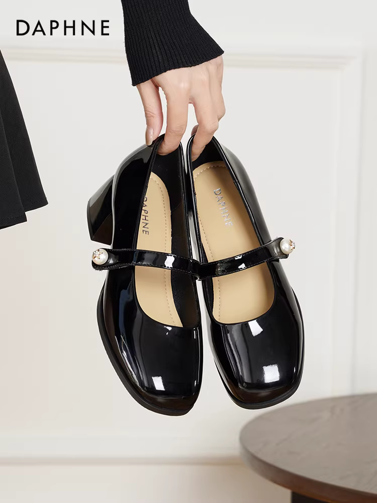 Giày cao gót Daphne dành cho nữ, giày Mary Jane màu đen, kiểu Pháp mới mùa thu 2025, phối cùng chân váy, giày da nhỏ, giày đế thô.