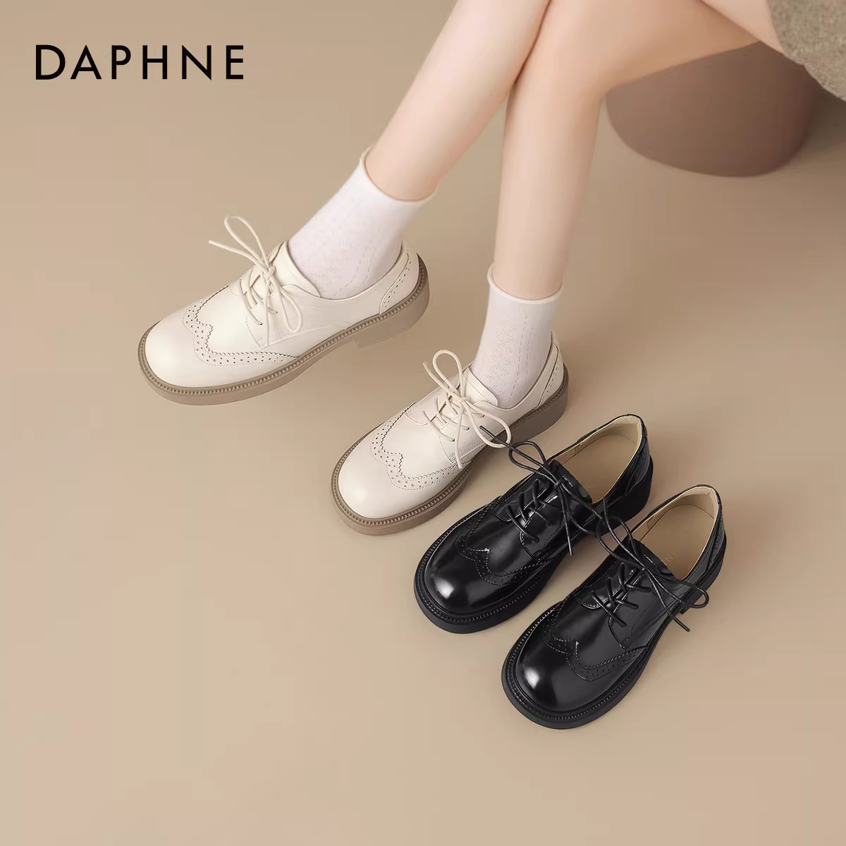 Giày lười đế dày màu trắng Daphne dành cho nữ, giày da buộc dây mới mùa thu 2025, giày brogue, giày Oxford.