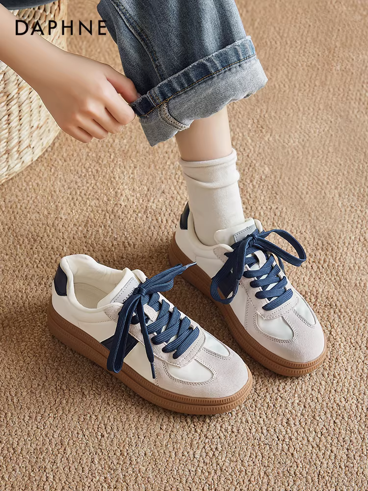 Giày thể thao đa năng Daphne mùa xuân 2025, kiểu dáng thường ngày, đế dày, màu xanh, kiểu dáng thon gọn, retro, giày thể thao màu trắng