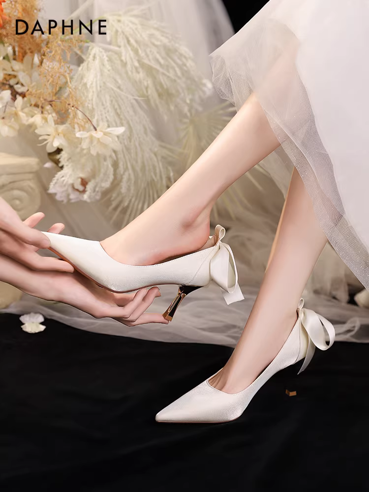Giày cao gót Daphne dành cho nữ, kiểu dáng thu mới 2025, phối chân váy, giày cao gót thanh lịch, giày cưới, giày phù dâu, giày mũi nhọn đơn giản dành cho nữ.