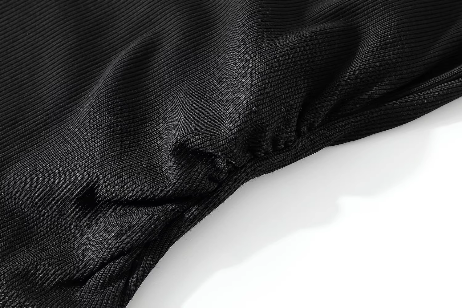 Áo thun dài tay giả hai mảnh màu đen dành cho nữ, thiết kế xuân thu mới, phong cách độc đáo, ôm vừa vặn, vai thường, áo lót bên trong.