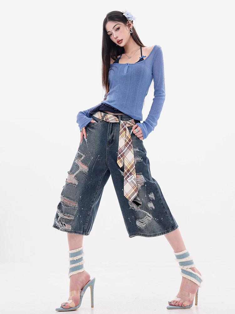 Dự án chụp ảnh đường phố ABWEAR - Quần short denim rách màu xanh cổ điển nguyên bản dành cho nữ, thiết kế rộng rãi, quần dài ba phần tư