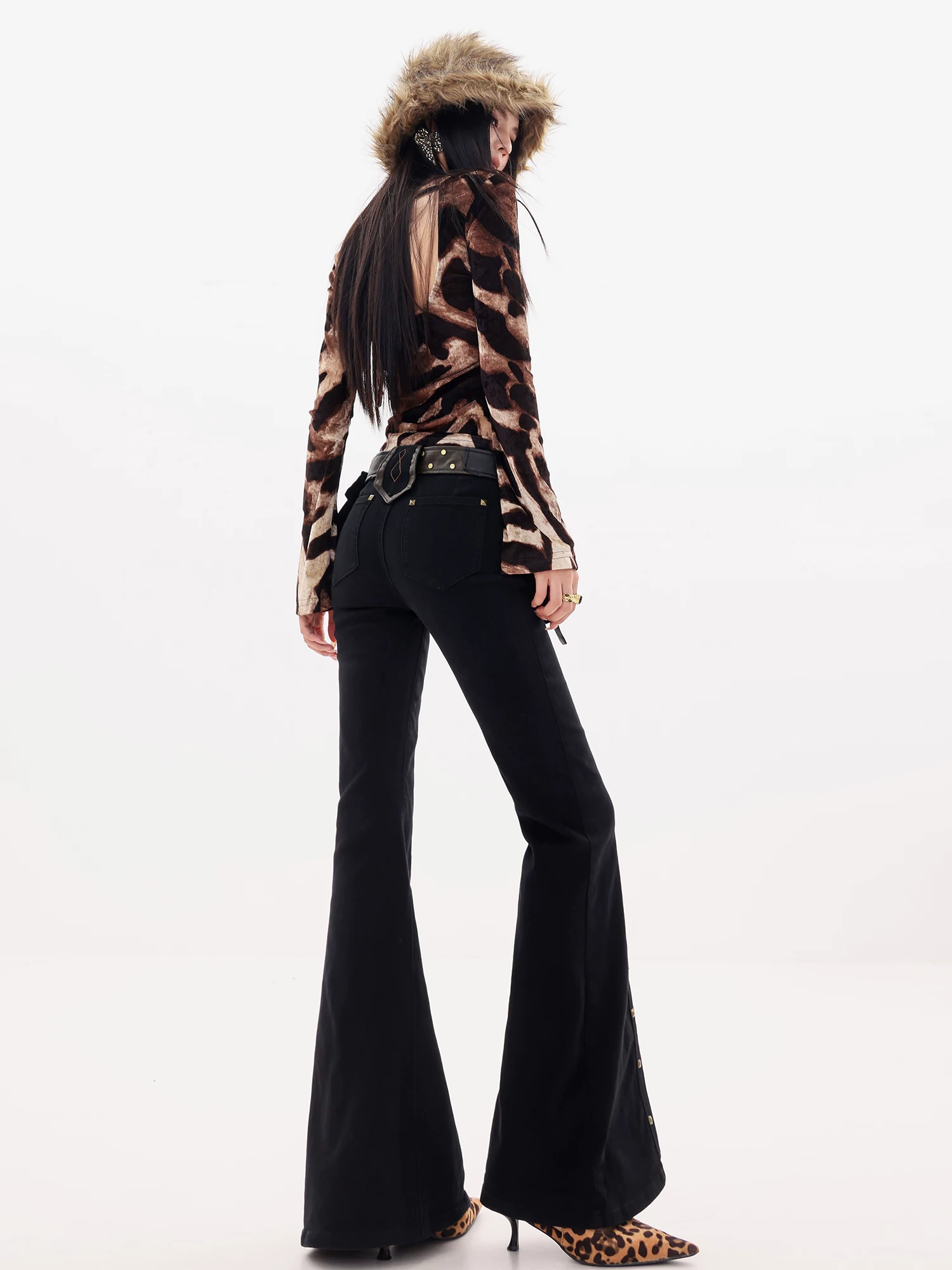Quần Jean Xẻ Tà Đính Đinh Đen Nguyên Bản ABWLR Rebel Street - Dành Cho Nữ, Quần Bootcut Ôm Body Giúp Giảm Cân Mới Cho Mùa Thu Đông