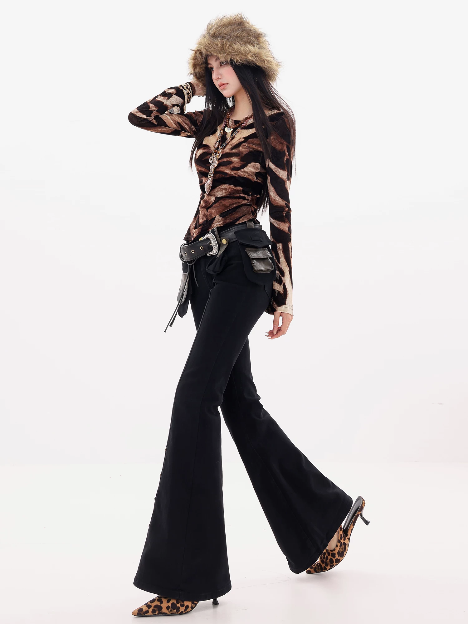 Quần Jean Xẻ Tà Đính Đinh Đen Nguyên Bản ABWLR Rebel Street - Dành Cho Nữ, Quần Bootcut Ôm Body Giúp Giảm Cân Mới Cho Mùa Thu Đông