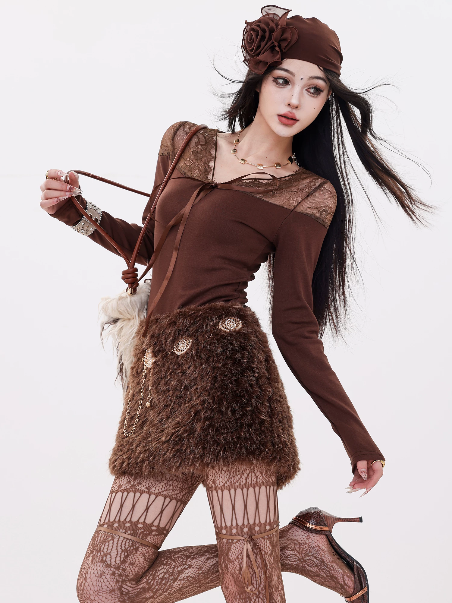 ABWLR Muse's Words - Áo thun dài tay phối ren kiểu Pháp nguyên bản, nhẹ nhàng và tinh tế dành cho nữ, mang phong cách thiết kế và dáng ôm.