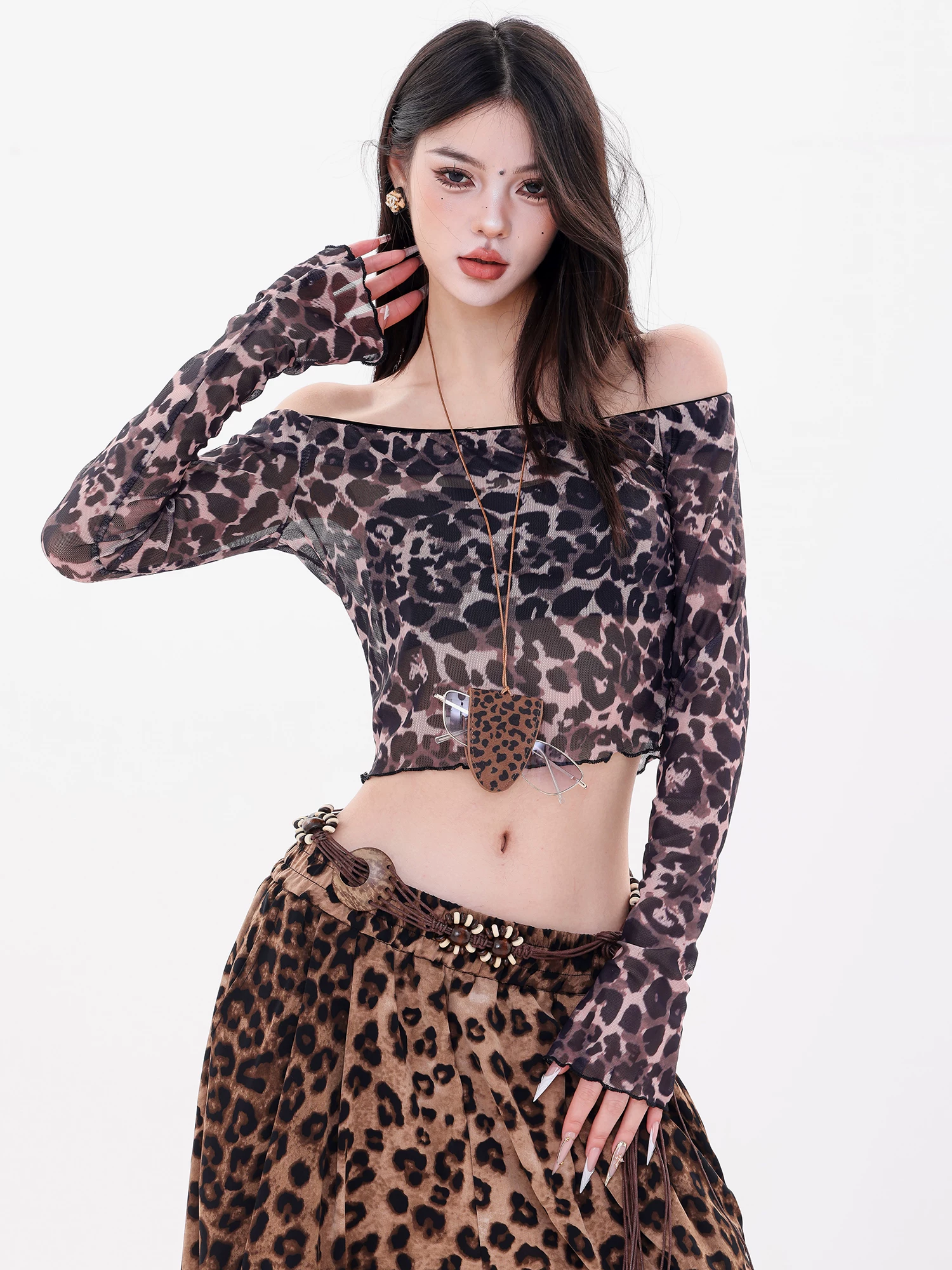 Áo thun dài tay in họa tiết da báo phong cách hot girl nguyên bản của ABWLR dành cho nữ, áo trễ vai dáng ôm vừa vặn mùa thu mới