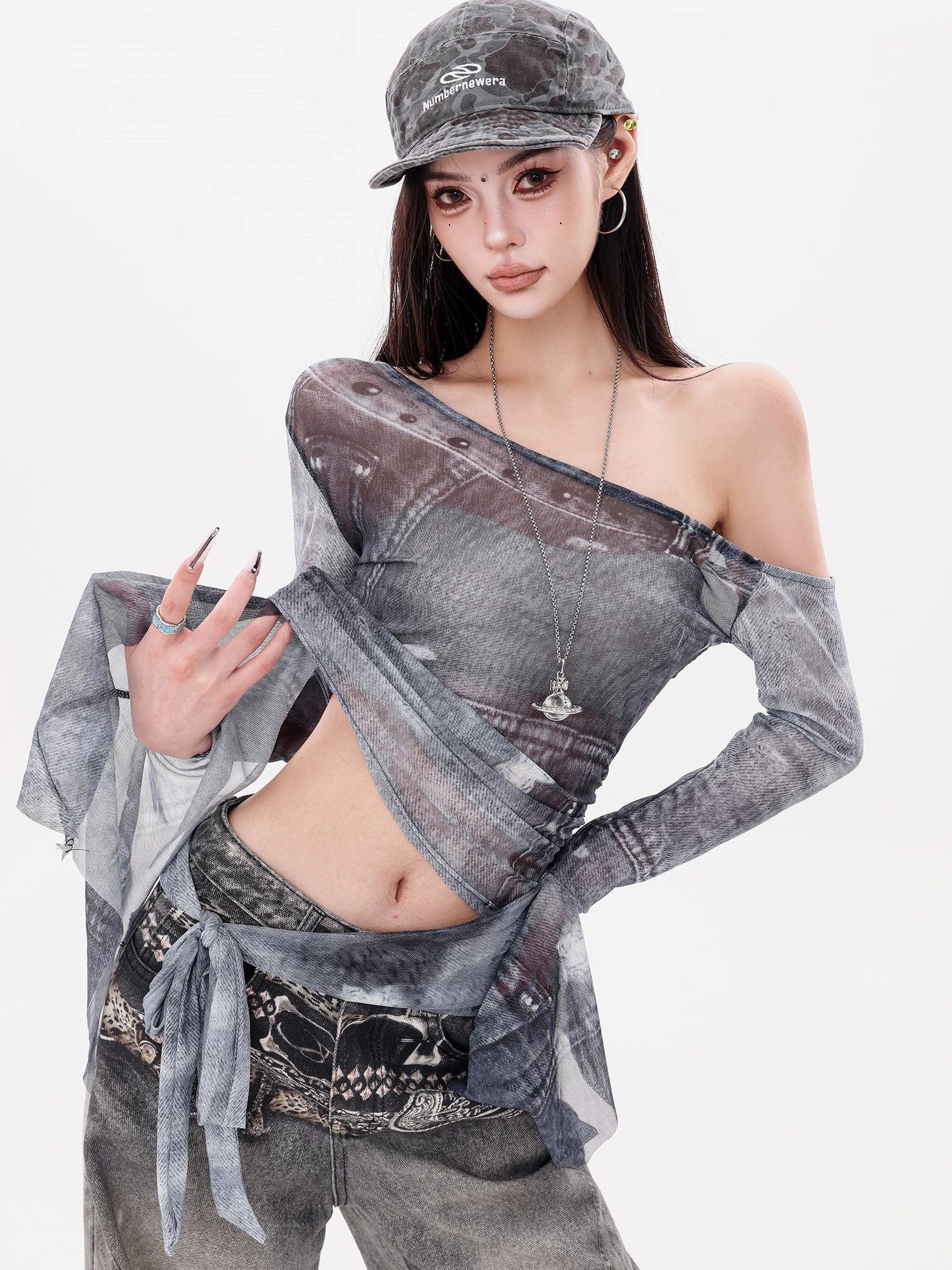 ABWLR Urban Illustrated - Áo thun lưới tay loe lệch vai phong cách hot girl nguyên bản dành cho nữ Thiết kế áo kiểu dáng ôm vừa vặn