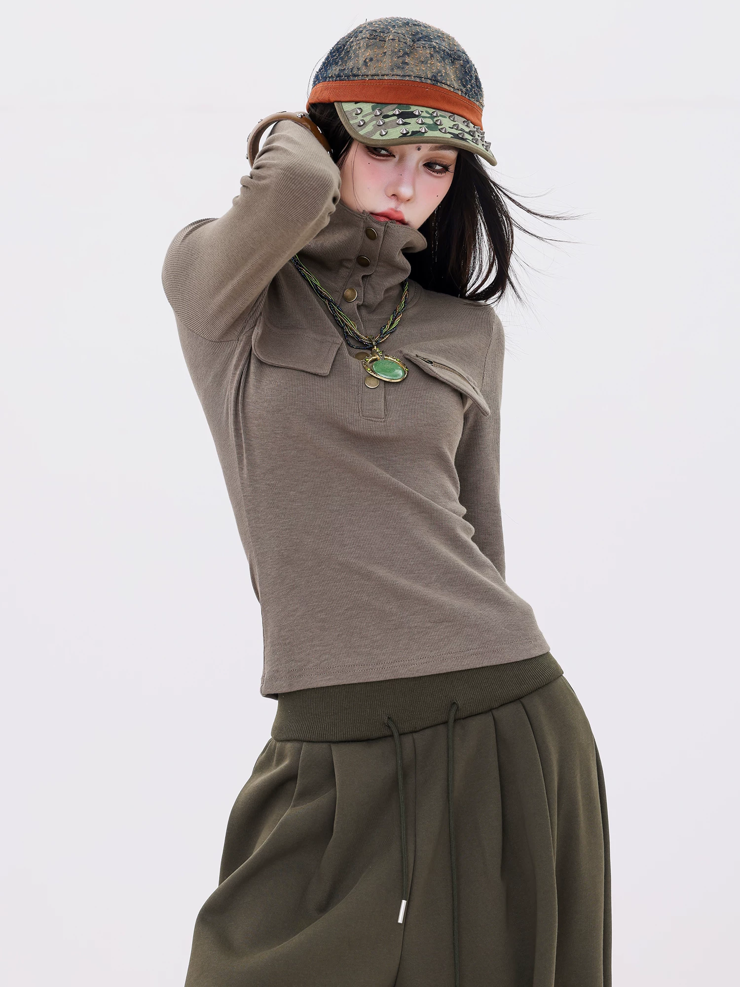 ABWLR New Wild Style - Áo thun dài tay cổ cao kiểu Mỹ nguyên bản dành cho nữ, kiểu dáng ôm sát với thiết kế khóa kim loại.