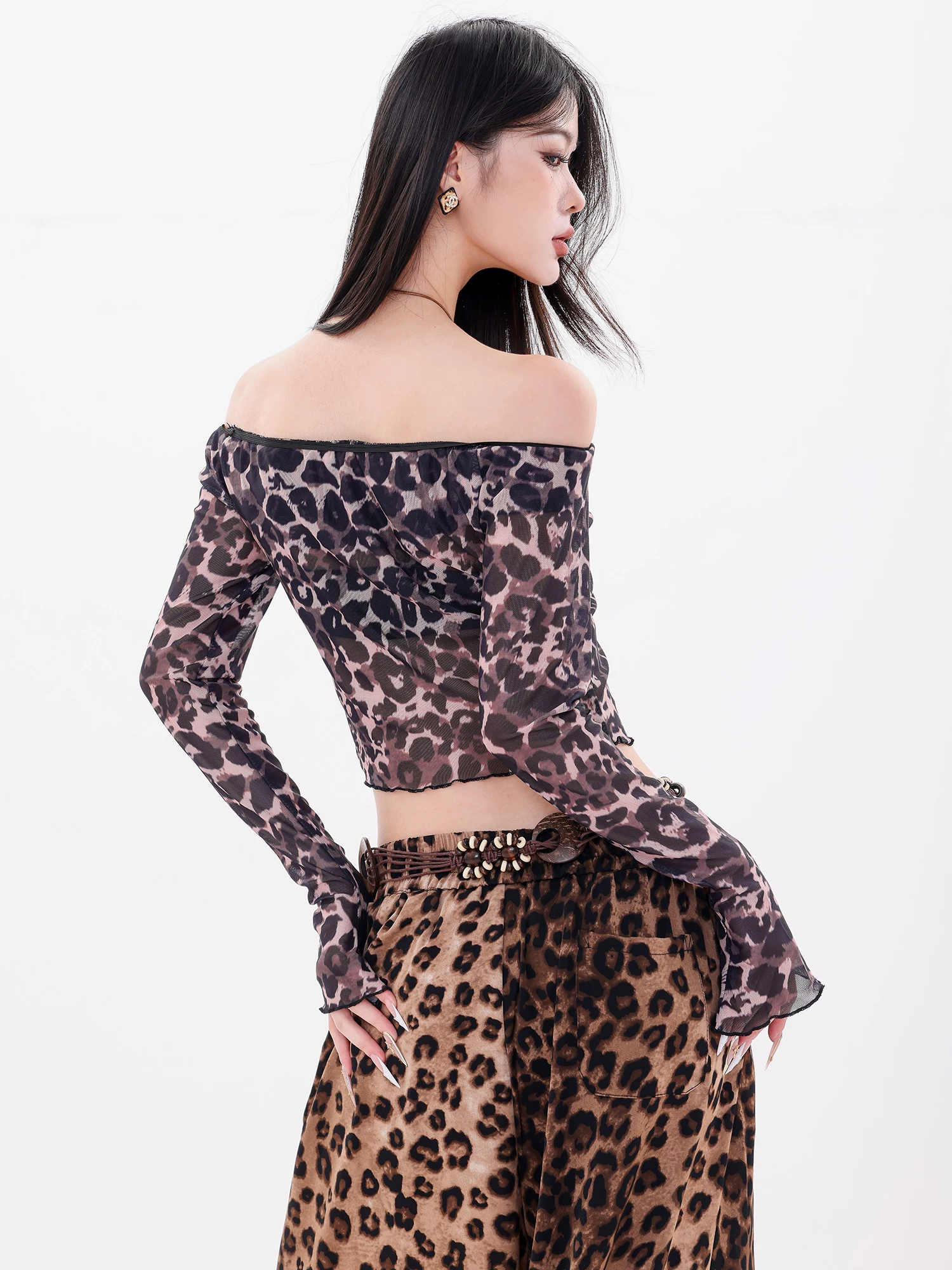 Áo thun dài tay in họa tiết da báo phong cách hot girl nguyên bản của ABWLR dành cho nữ, áo trễ vai dáng ôm vừa vặn mùa thu mới