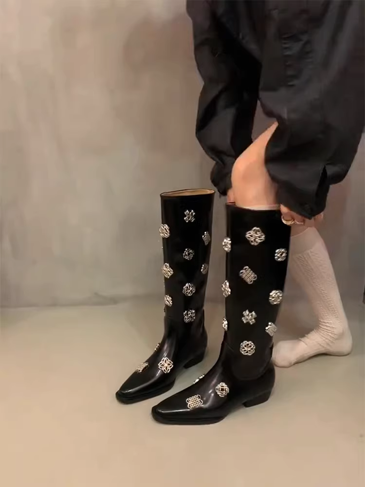 Phiên bản da bò ~ Thiết kế độc đáo, kiểu dáng mới, bốt cưỡi ngựa cao đến đầu gối dành cho nữ, mũi vuông, gót thấp, bốt dài có khóa kim loại thanh lịch