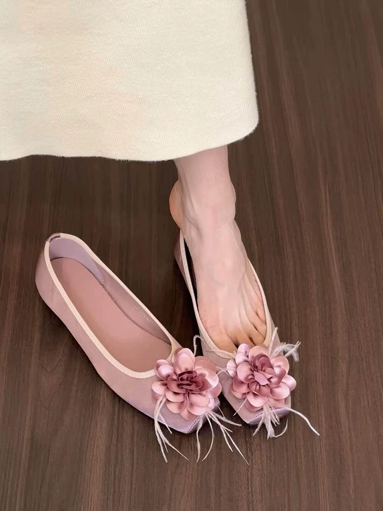 Phiên bản da cừu ~ Giày đế bằng mũi vuông kiểu cổ tích tuyệt đẹp dành cho nữ, giày dạ hội nông có họa tiết hoa bằng vải satin