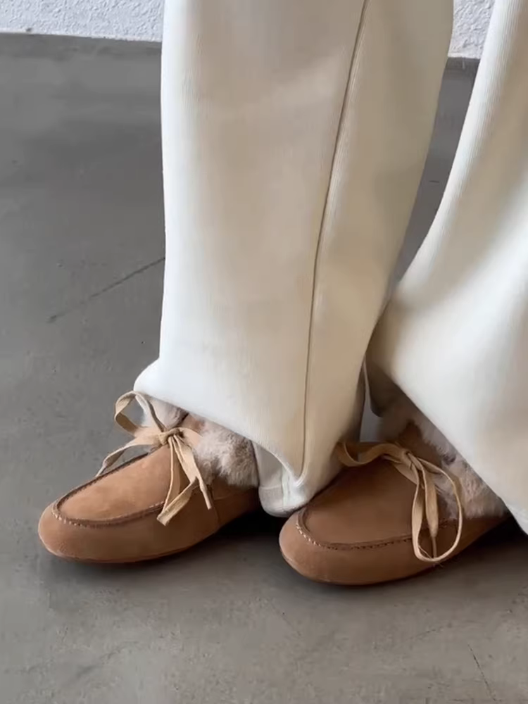 Phiên bản da cừu ~ Giày lông phẳng dành cho nữ có nơ buộc dây, giày lười kiểu slip-on, giày lười đa năng thoải mái mùa đông.