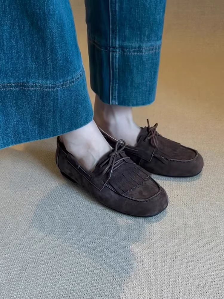 Phiên bản da cừu ~ giày lười da lộn cổ điển bằng da thật dành cho nữ, giày lười đế bằng có dây buộc mũi tròn có tua rua.