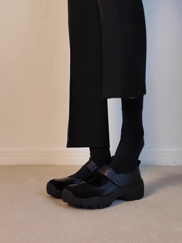 Phiên bản da cừu ~ Giày Mary Jane đi làm có khóa dán màu đen đa năng dành cho nữ, giày da thật đế dày kiểu cổ điển nông