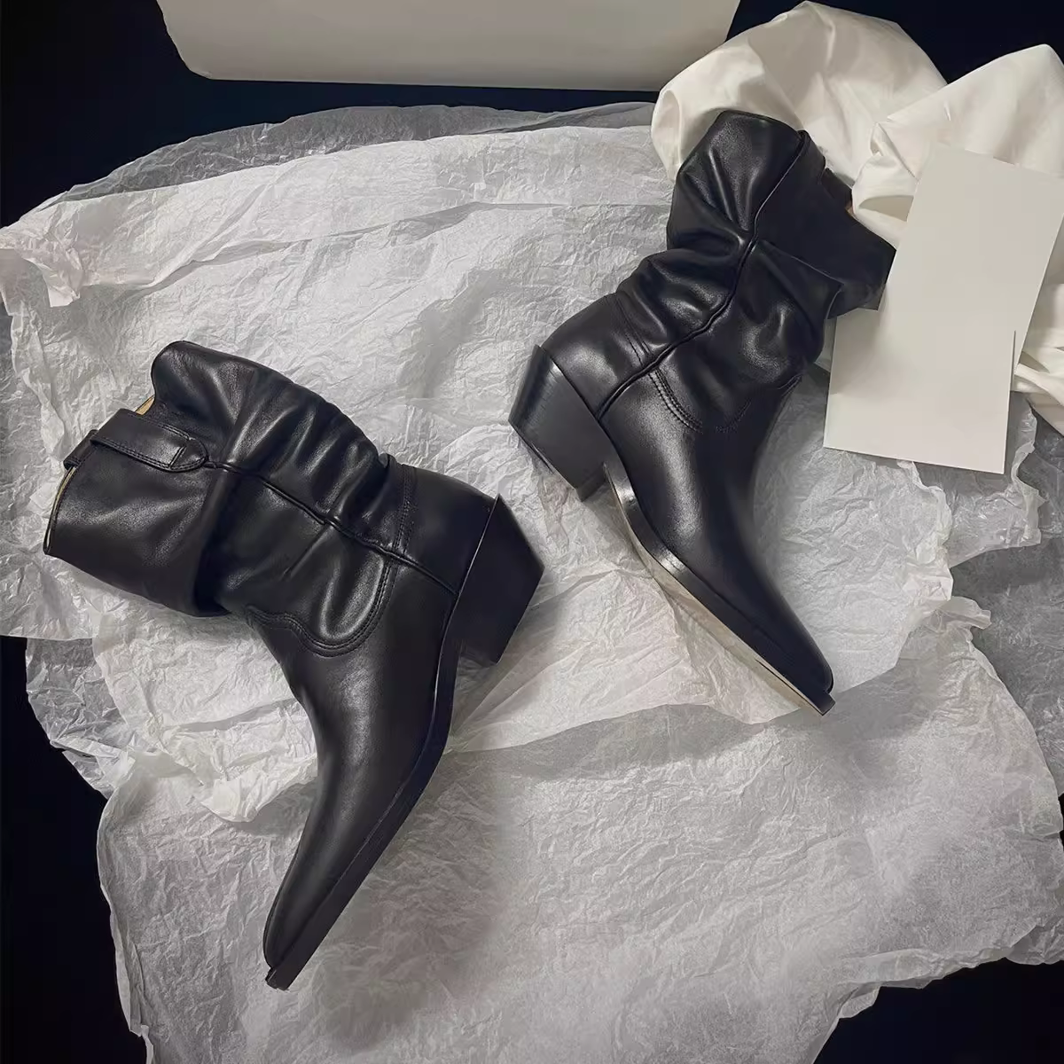 Phiên bản da bò~ Giày cao bồi kiểu Anh cổ điển, mũi chia, da thật, gót dày xếp ly, kiểu dáng lười, ngắn, đa năng dành cho nữ