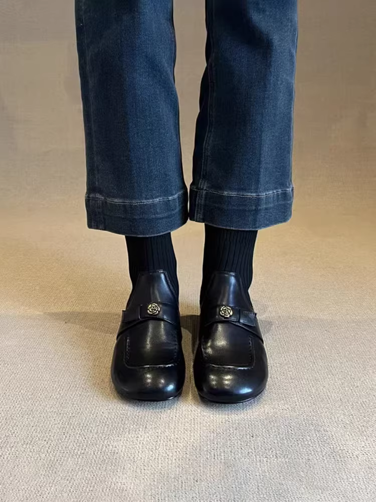 Phiên bản da bò ~ Giày bốt da thật hình hoa trà mũi tròn dành cho nữ, bốt dệt kim cao gót thấp kiểu Pháp, bốt thon gọn đa năng