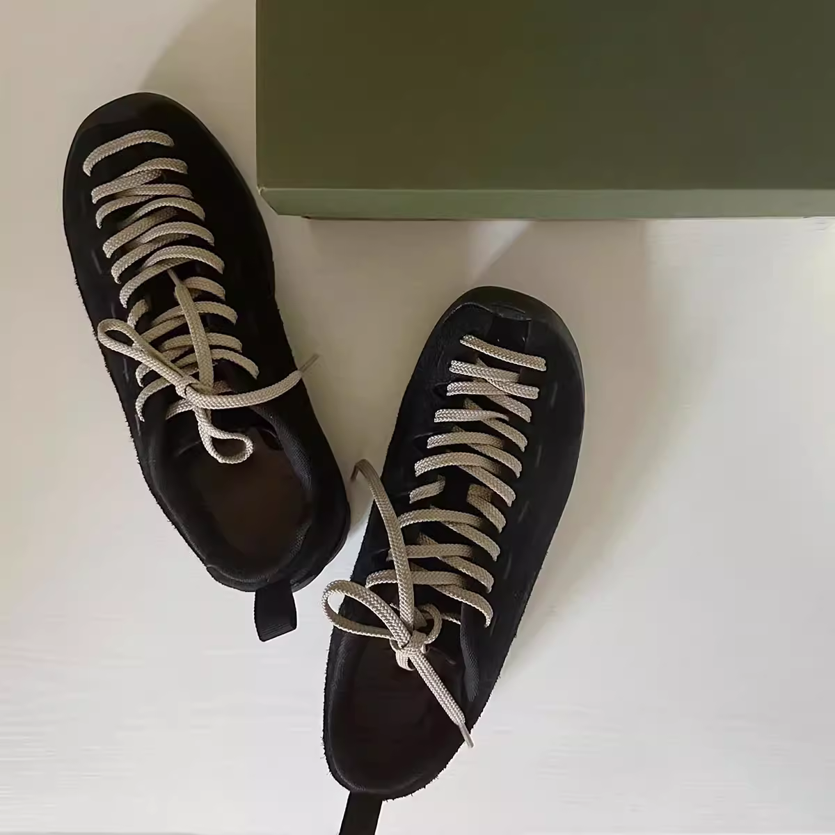 Phiên bản da cừu ~ Giày thể thao thông thường dành cho nữ đi bộ đường dài ngoài trời, đa năng, chống mài mòn, chống trượt, nhẹ, thoáng khí, giày cổ thấp hợp thời trang cho mọi mùa