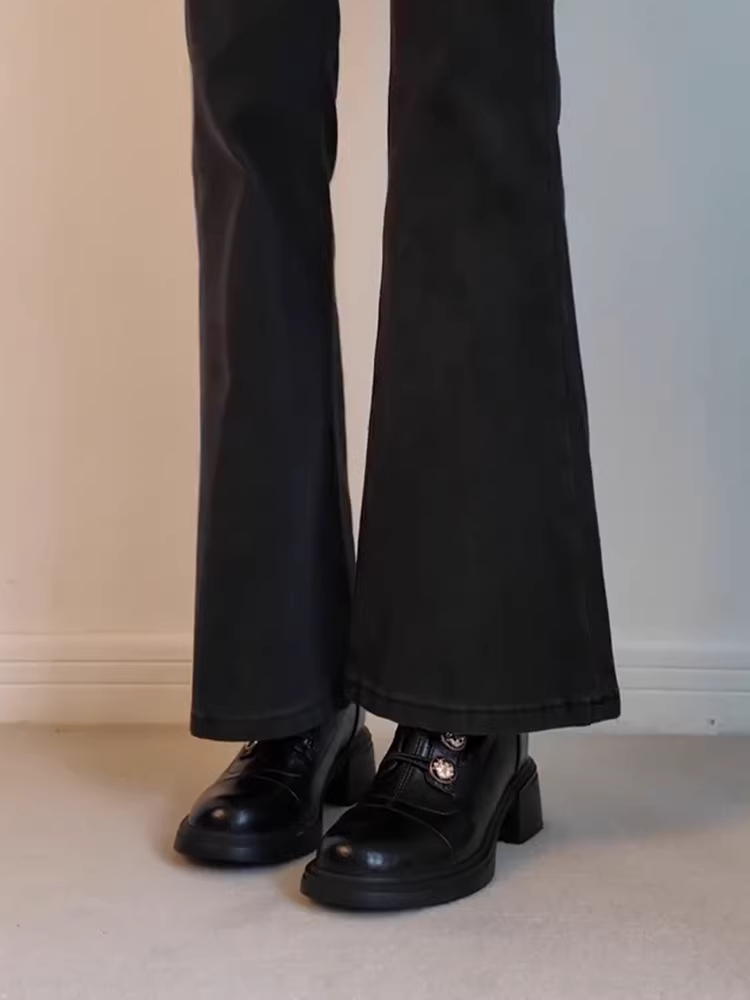 Giày bốt nữ da bò thật, khóa kim loại, kiểu dáng ôm sát, chất liệu da thật co giãn, có khóa kéo phía sau, gót cao, kiểu Martin, bốt ngắn.