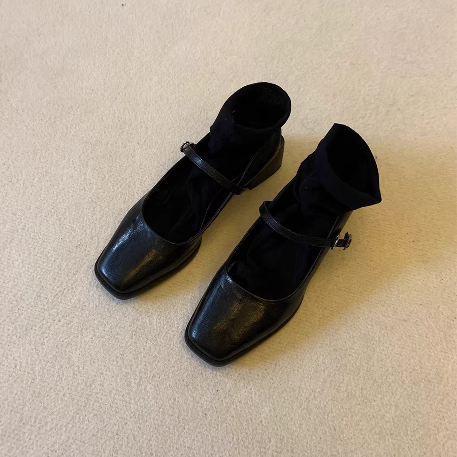 Giày nữ Mary Jane kiểu Pháp, da thật, kiểu cổ điển, quai đơn, gót vuông dày, mũi vuông nông, màu đen.