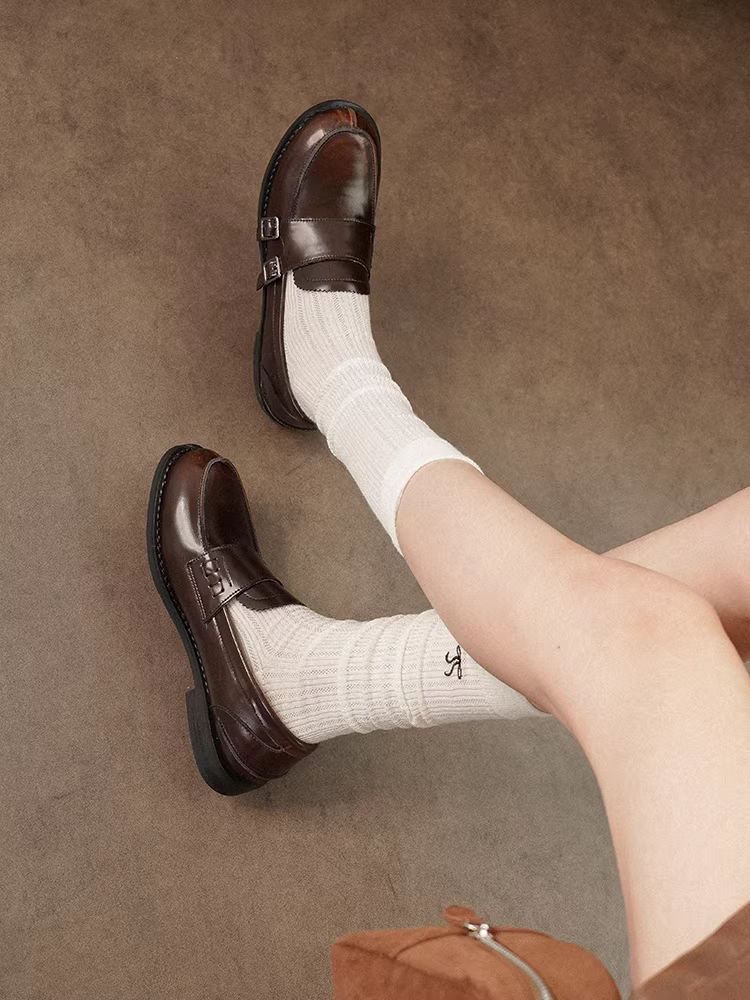 Phiên bản da cừu~ Giày lười mũi tròn kiểu Anh cổ điển dành cho nữ, giày da brogue đa năng mới, kiểu lười.