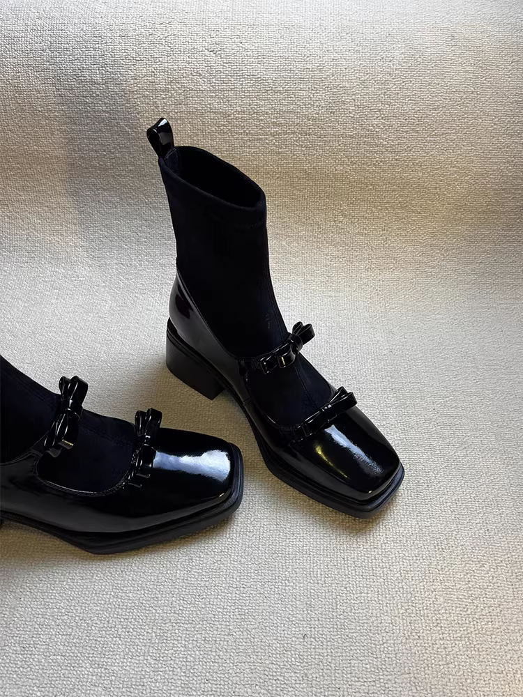 Phiên bản da bò ~ Giày bốt da bóng kiểu nơ ngọt ngào và cá tính dành cho nữ, mũi vuông, tôn dáng, gót dày, chất liệu da thật màu đen