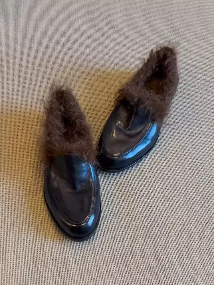 Phiên bản da cừu ~ Giày lười kiểu Anh Pháp đẹp trai và đơn giản dành cho nữ, giày đế thấp lót lông cừu đi làm mùa thu đông