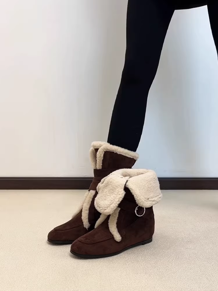 Phiên bản da bò ~ thiết kế khóa thắt lưng da lộn cổ điển, giày bốt đi tuyết có thể đeo kép dành cho nữ, giày bốt cotton ngắn ấm áp mùa thu đông