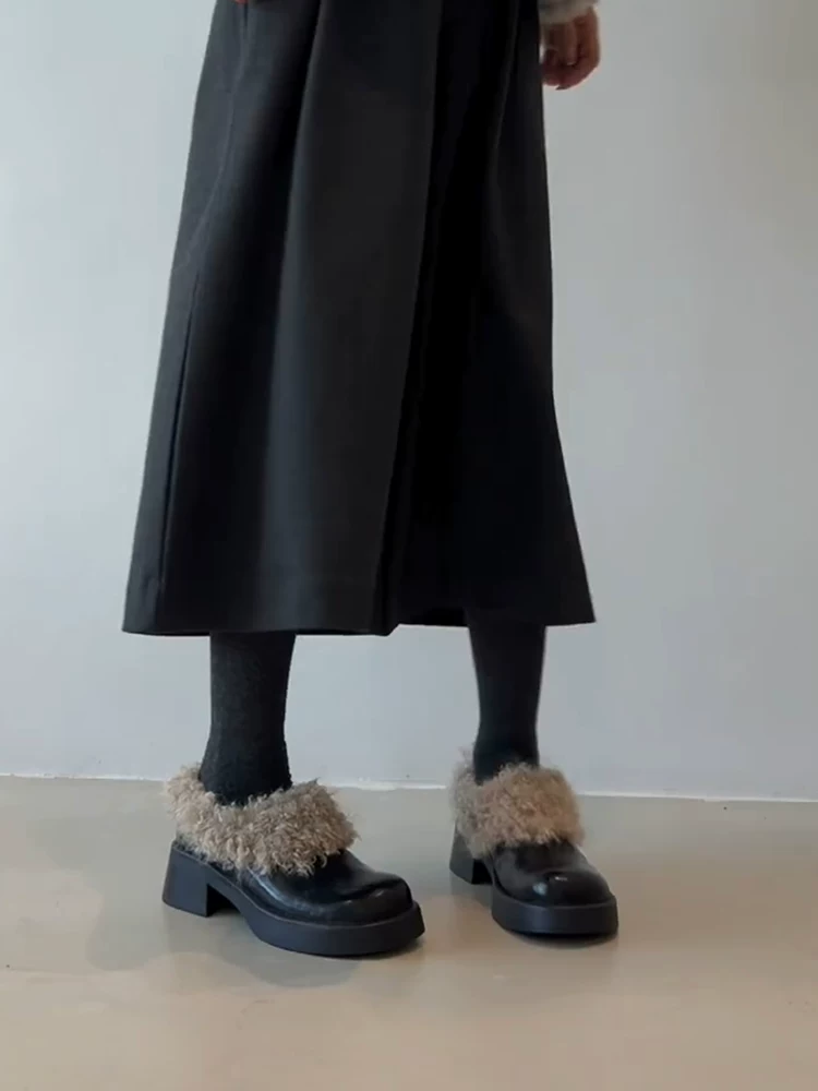 Phiên bản da cừu ~ Giày cotton da thật đế dày kiểu Anh cỡ nhỏ dành cho nữ, kiểu lười, đơn giản, lót lông cừu, ấm áp, giày lông rộng ở phần chân.