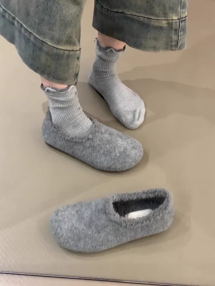 Phiên bản da cừu ~ được lót hoàn toàn bằng lông cừu để giữ ấm, giày kiểu Birkenstock mùa đông mới dành cho nữ, kiểu dáng cổ điển, giày cotton đơn giản và đa năng.