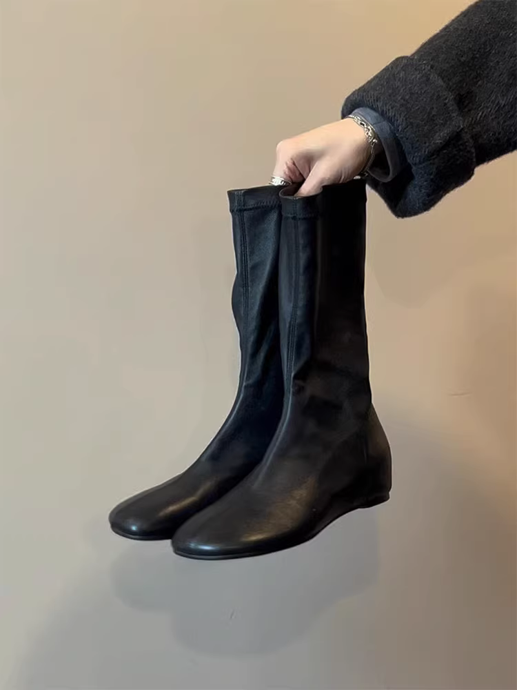 Phiên bản da bò ~ Giày bốt cao đến giữa bắp chân mũi tròn màu đen dành cho nữ, da thật, thanh lịch, tôn dáng, đa năng, giày bốt ngắn có tăng chiều cao ẩn, giày bốt mỏng tối giản.