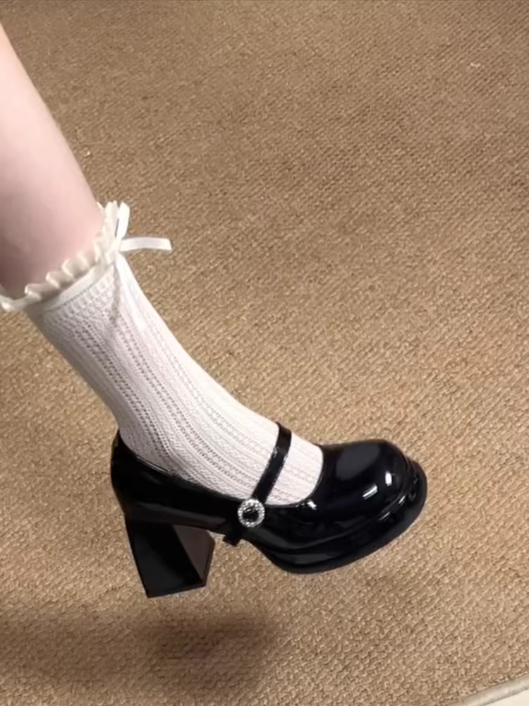 Phiên bản da cừu ~ Giày nữ Mary Jane cao gót nhỏ nhắn bằng da bóng kiểu Pháp, miệng giày nông, quai đơn có khóa, đế bệt gót thô.