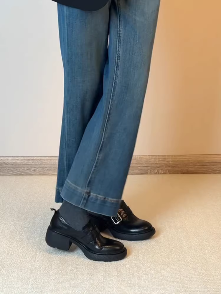 Phiên bản da cừu ~ Giày lười màu đen đa năng, êm ái, dễ đi cho nữ, kiểu lười có khóa thắt lưng, mũi tròn, giày da nhỏ kiểu Anh