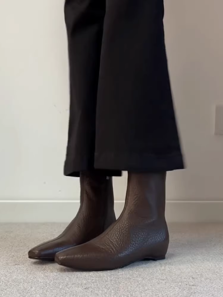 Phiên bản da bò ~ Giày bốt da thật thiết kế tối giản, kiểu dáng ôm sát, có khóa kéo phía sau, thanh lịch và đơn giản, tăng chiều cao.
