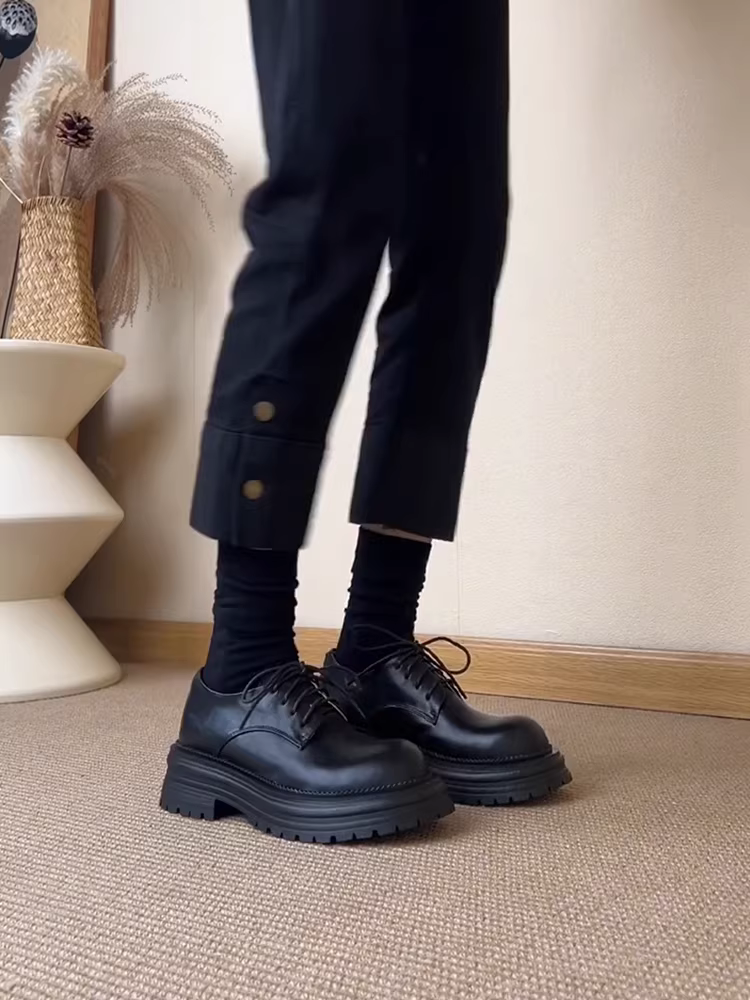 Phiên bản da bò ~ Giày lười đế dày dành cho nữ, kiểu buộc dây mới, gót dày, phong cách Anh quốc đa năng, giày da nhỏ mũi tròn kiểu cổ điển bằng da thật.