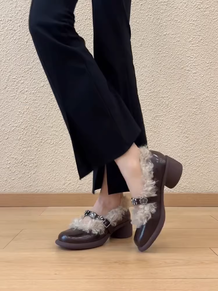 Phiên bản da cừu ~ Giày Mary Jane nữ bằng da thật, quai len cừu đính đinh tán, miệng giày nông, gót dày, kiểu dáng cổ điển, độc đáo.